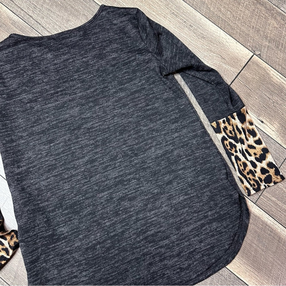 A. Gain Leopard Detail Heathered Long Sleeve