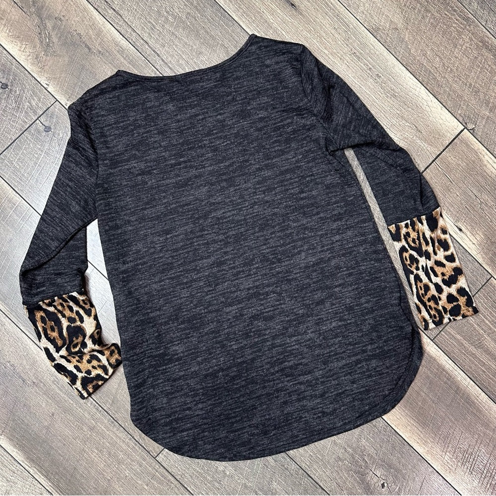 A. Gain Leopard Detail Heathered Long Sleeve