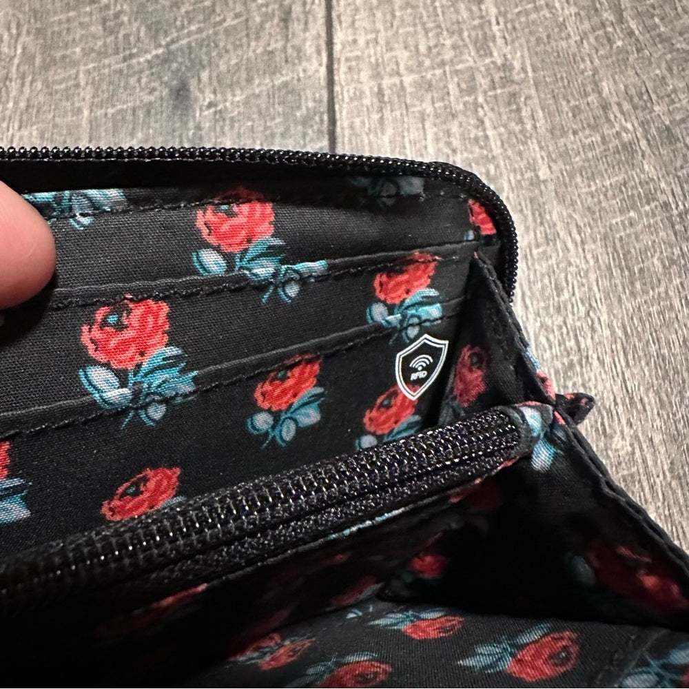 Vera Bradley Black Quilted Card Wallet