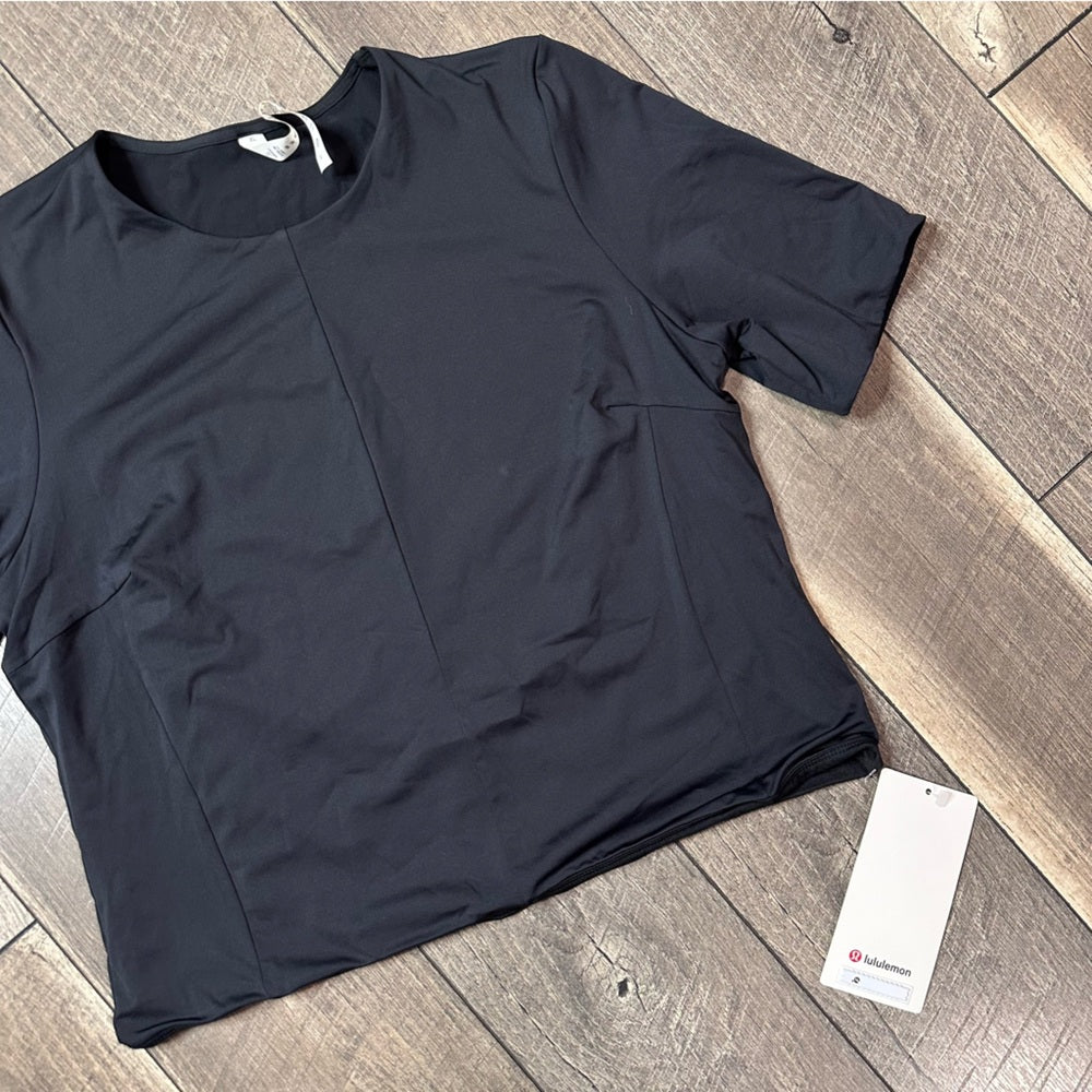 Lululemon Tight-Fit Lined T-Shirt
Black
