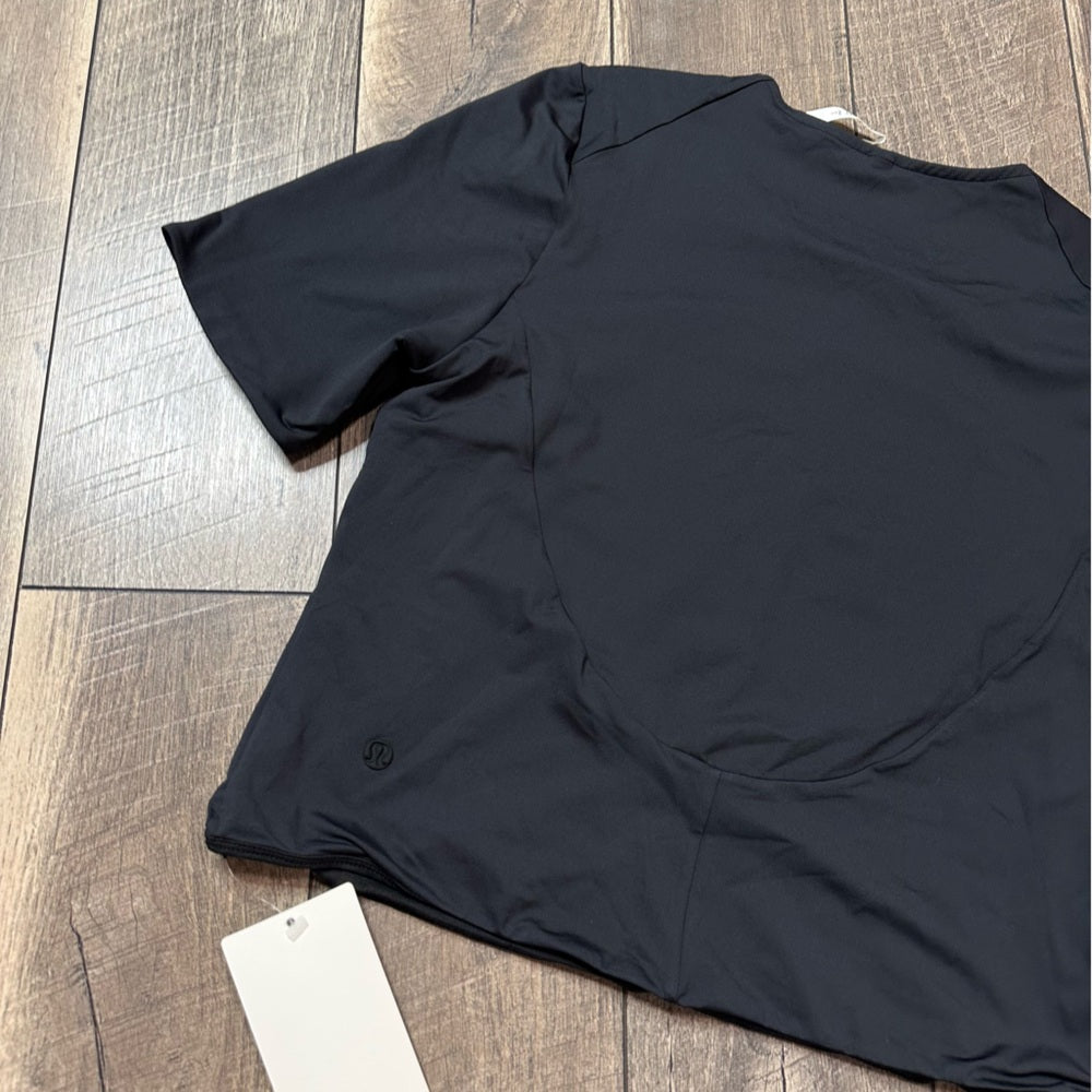 Lululemon Tight-Fit Lined T-Shirt
Black