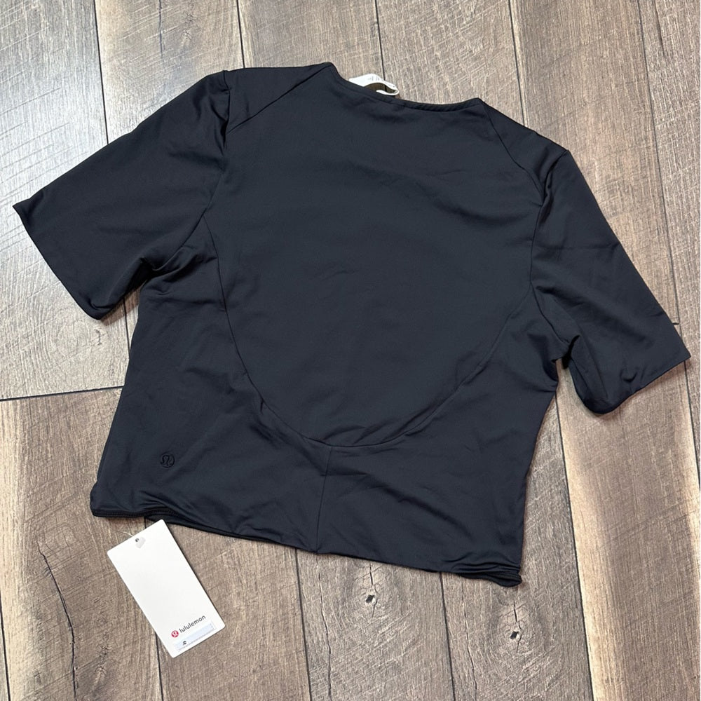 Lululemon Tight-Fit Lined T-Shirt
Black