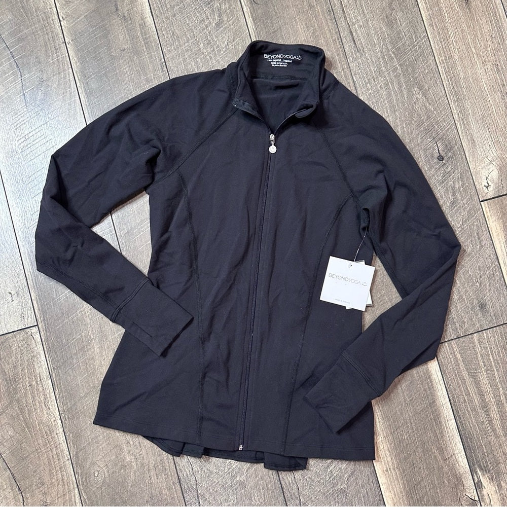 Beyond Yoga Pleated Back Buttery Soft Full Zip Jacket