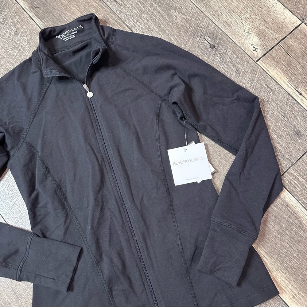 Beyond Yoga Pleated Back Buttery Soft Full Zip Jacket