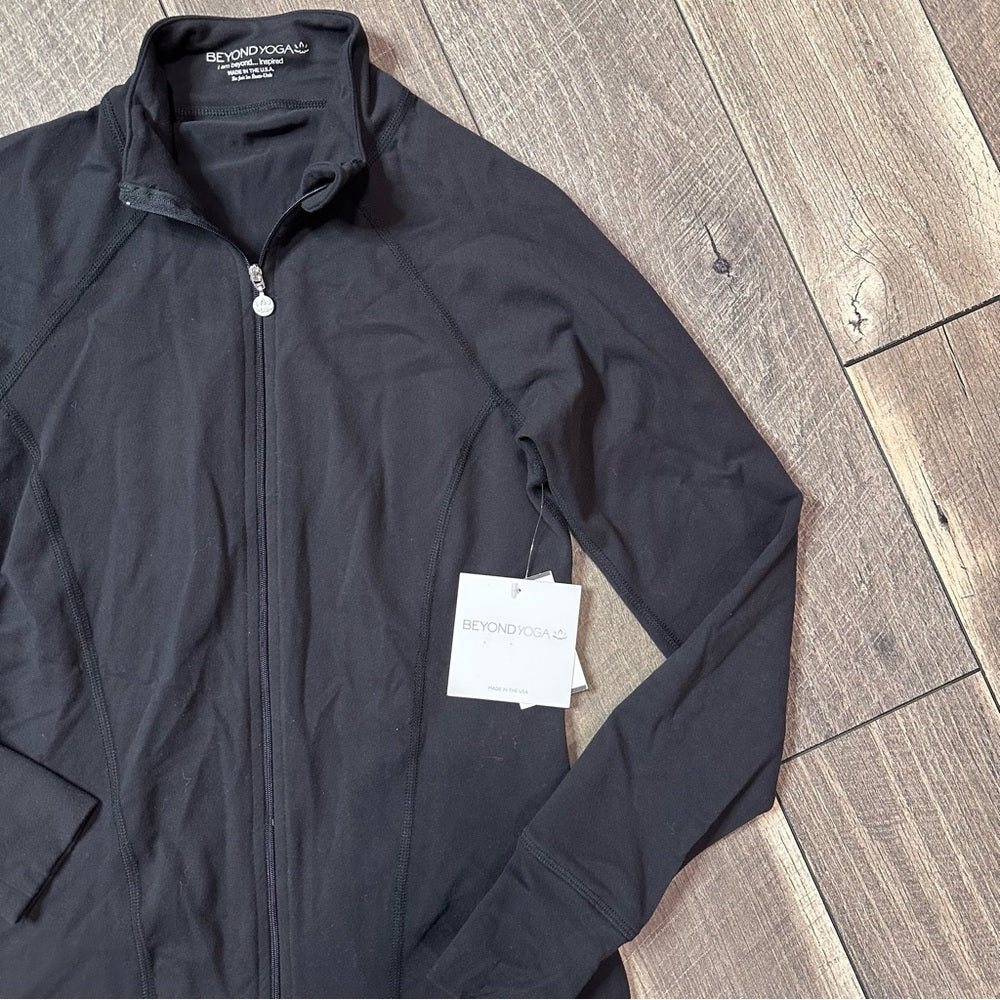 Beyond Yoga Pleated Back Buttery Soft Full Zip Jacket