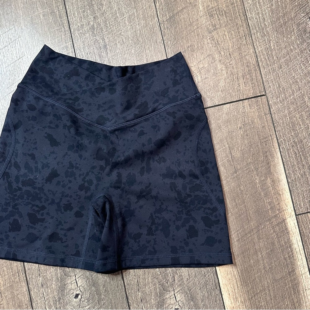 Alphalete Crossover Shorts