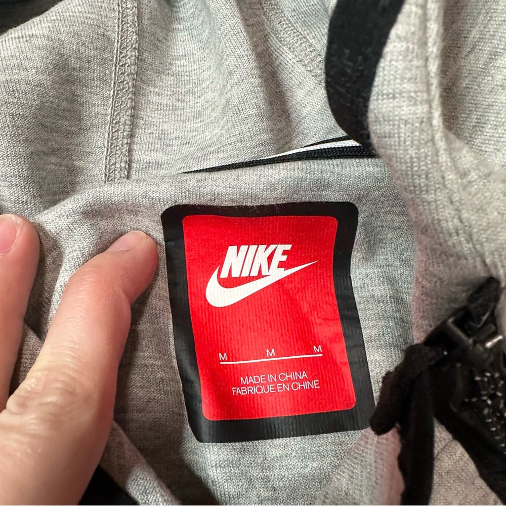 Nike Side Zip Hooded Jacket