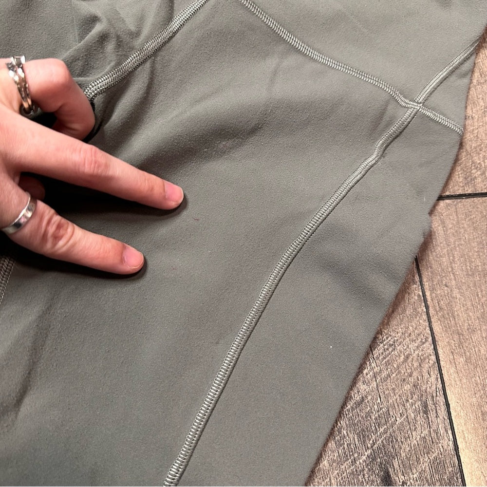 Lululemon Align High Rise Short with Pockets 8"
Grey Sage