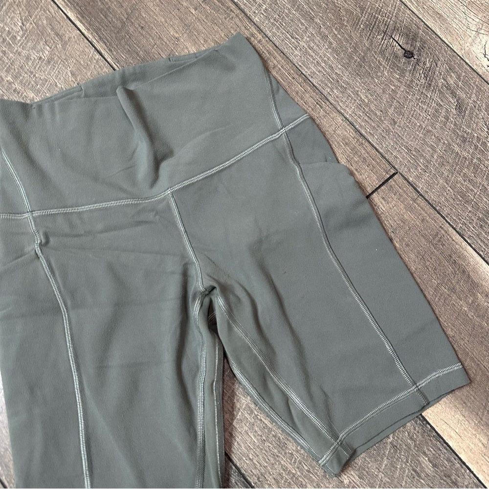 Lululemon Align High Rise Short with Pockets 8"
Grey Sage
