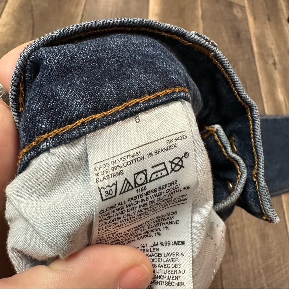Old Navy Mid Rise Boyfriend Fit Jeans