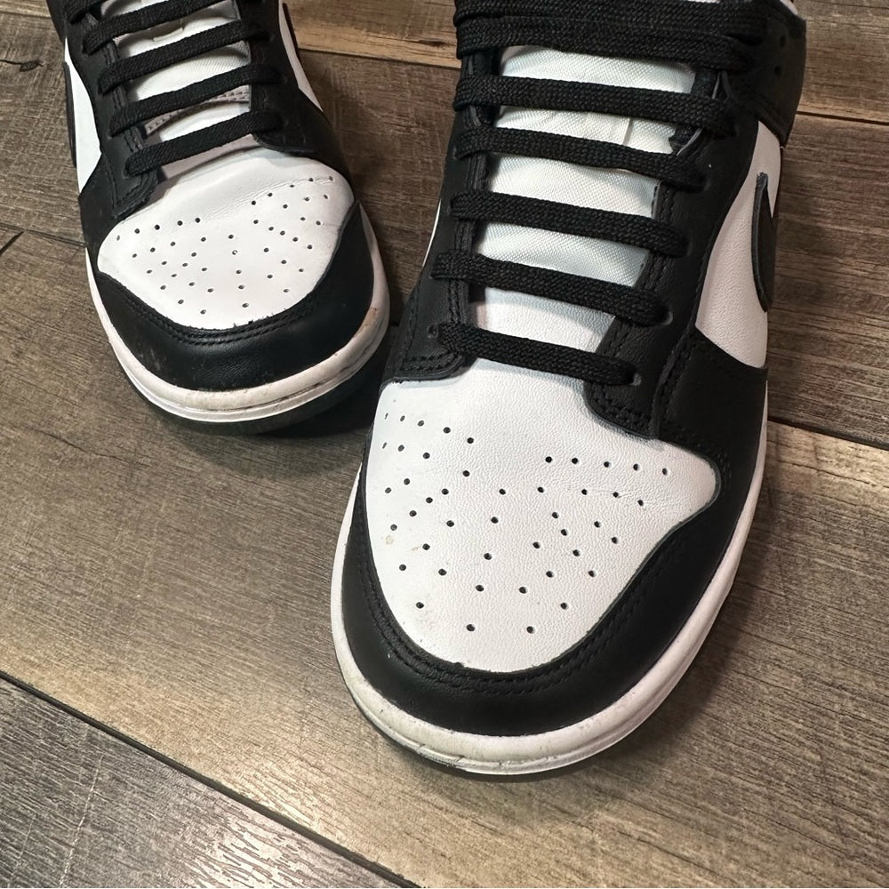 Nike Dunk Low Sneakers