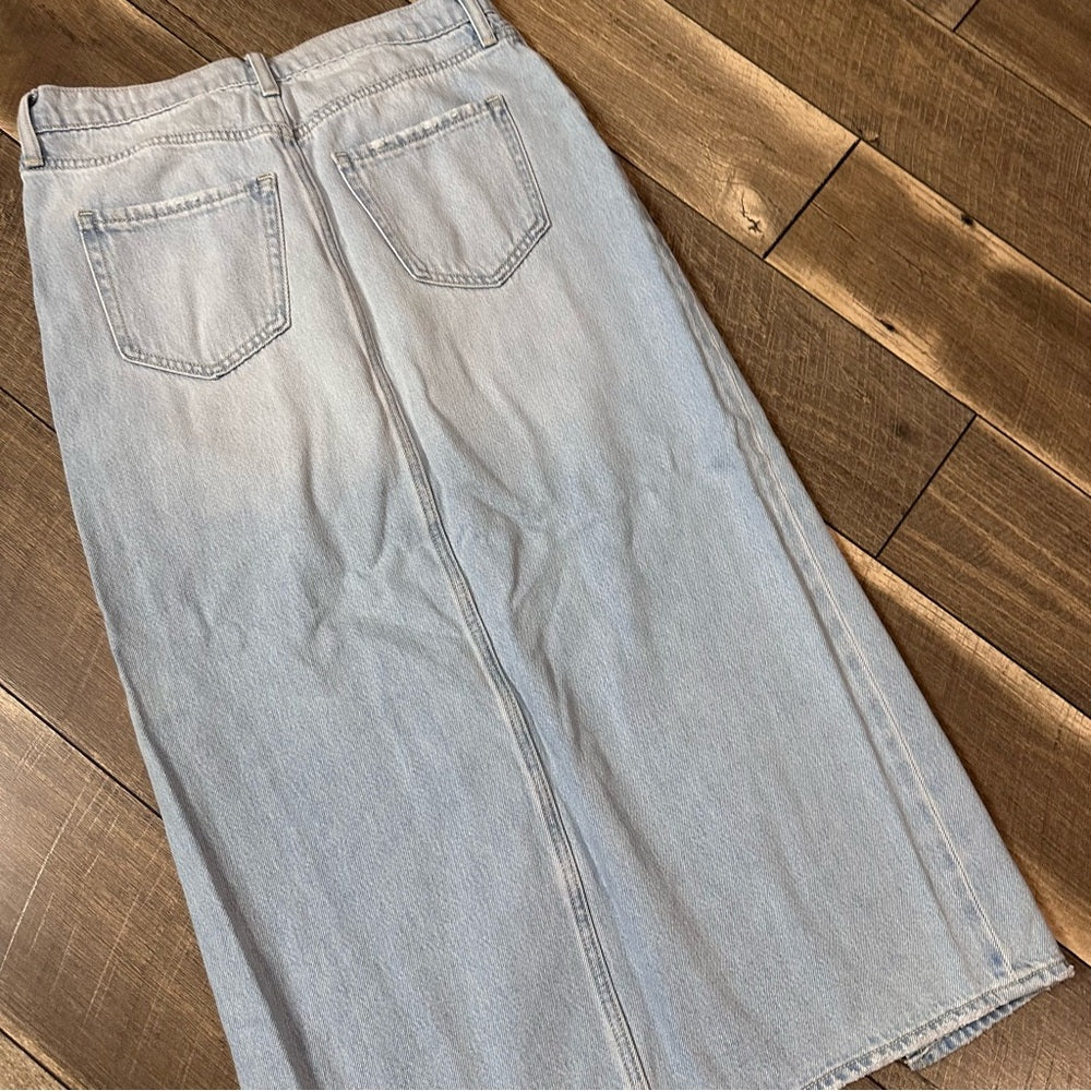 Old Navy Mid Rise Denim Skirt