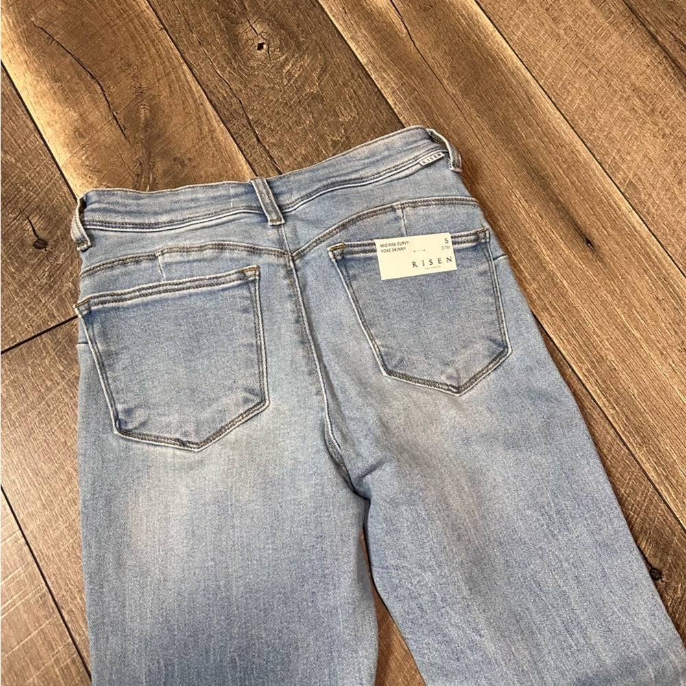 Risen Mid Rise Curvy Yoke Skinny Jeans