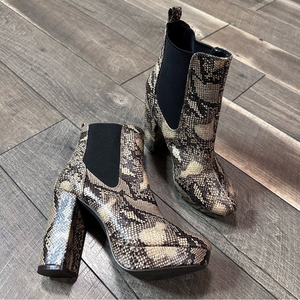 Shoedazzle Snakeskin Ankle High Heel Platform Booties