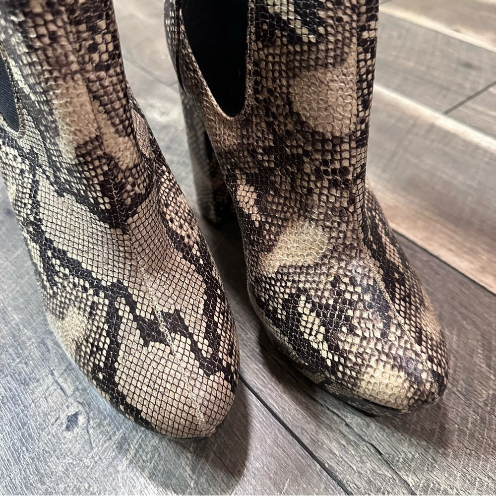 Shoedazzle Snakeskin Ankle High Heel Platform Booties
