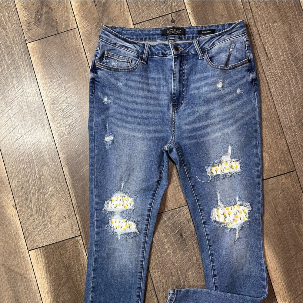 Judy Blue Lemon Distressed Skinny Jeans