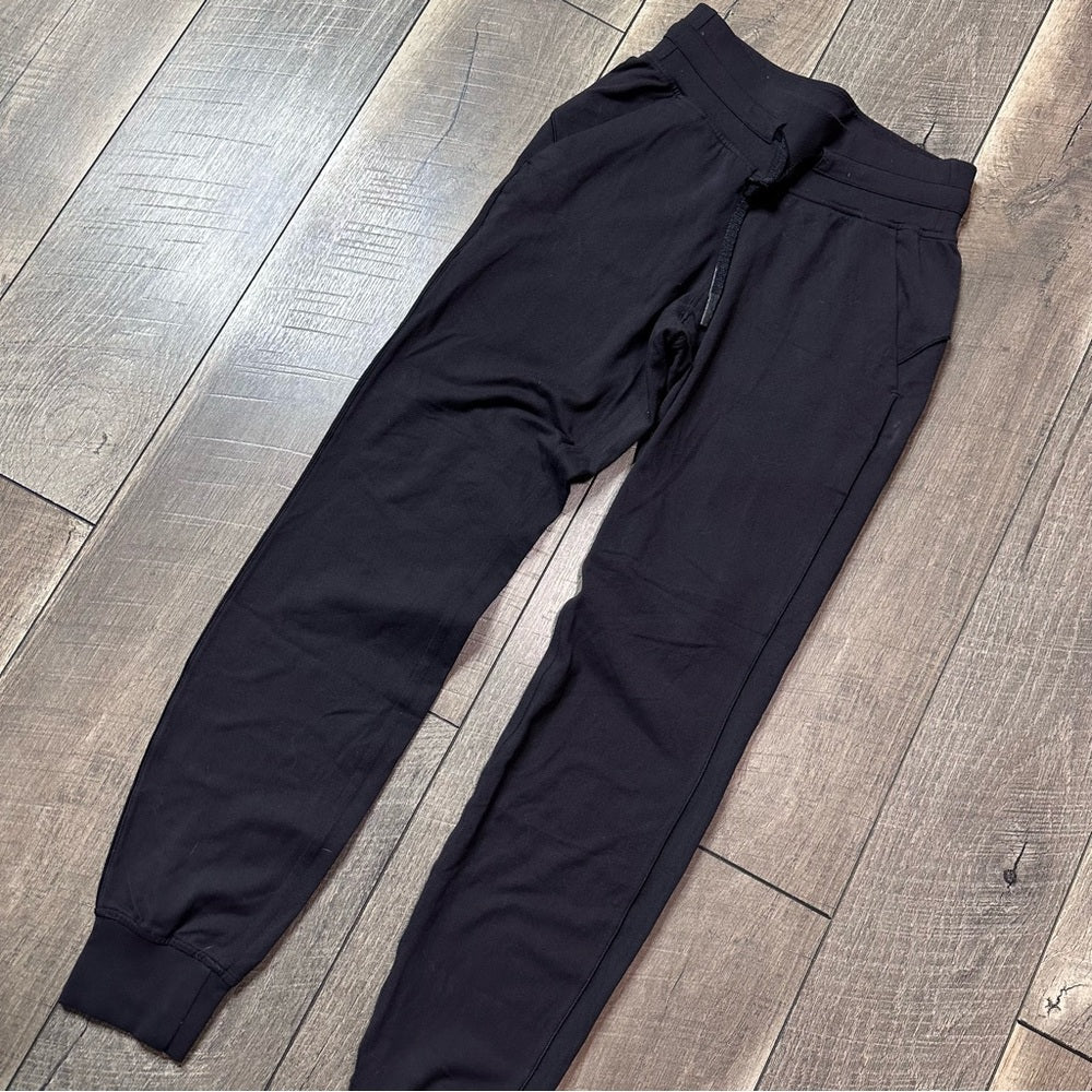 Lululemon Ready To Rulu Pant *29"
Black