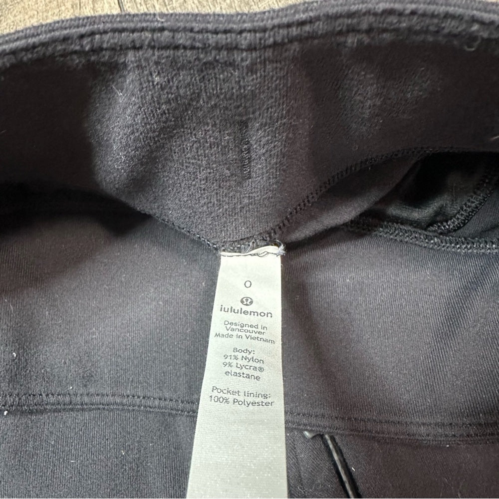 Lululemon Ready To Rulu Pant *29"
Black