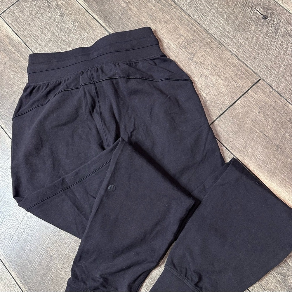 Lululemon Ready To Rulu Pant *29"
Black