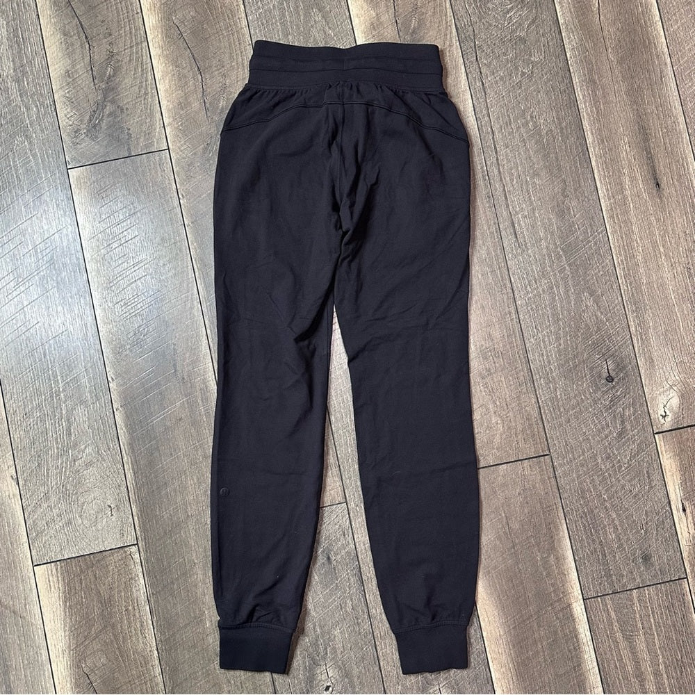 Lululemon Ready To Rulu Pant *29"
Black