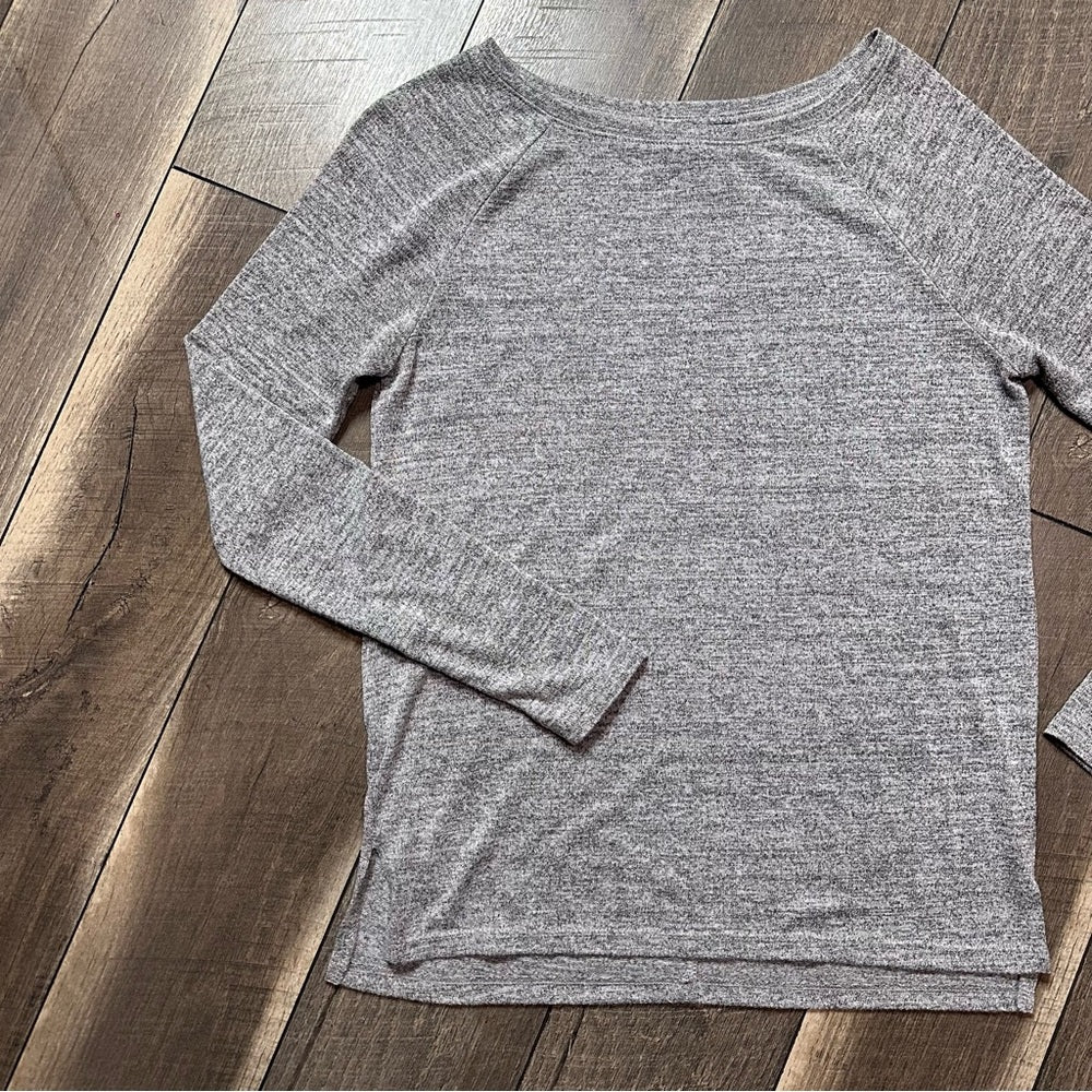 Gap Heathered Long Sleeve Top
