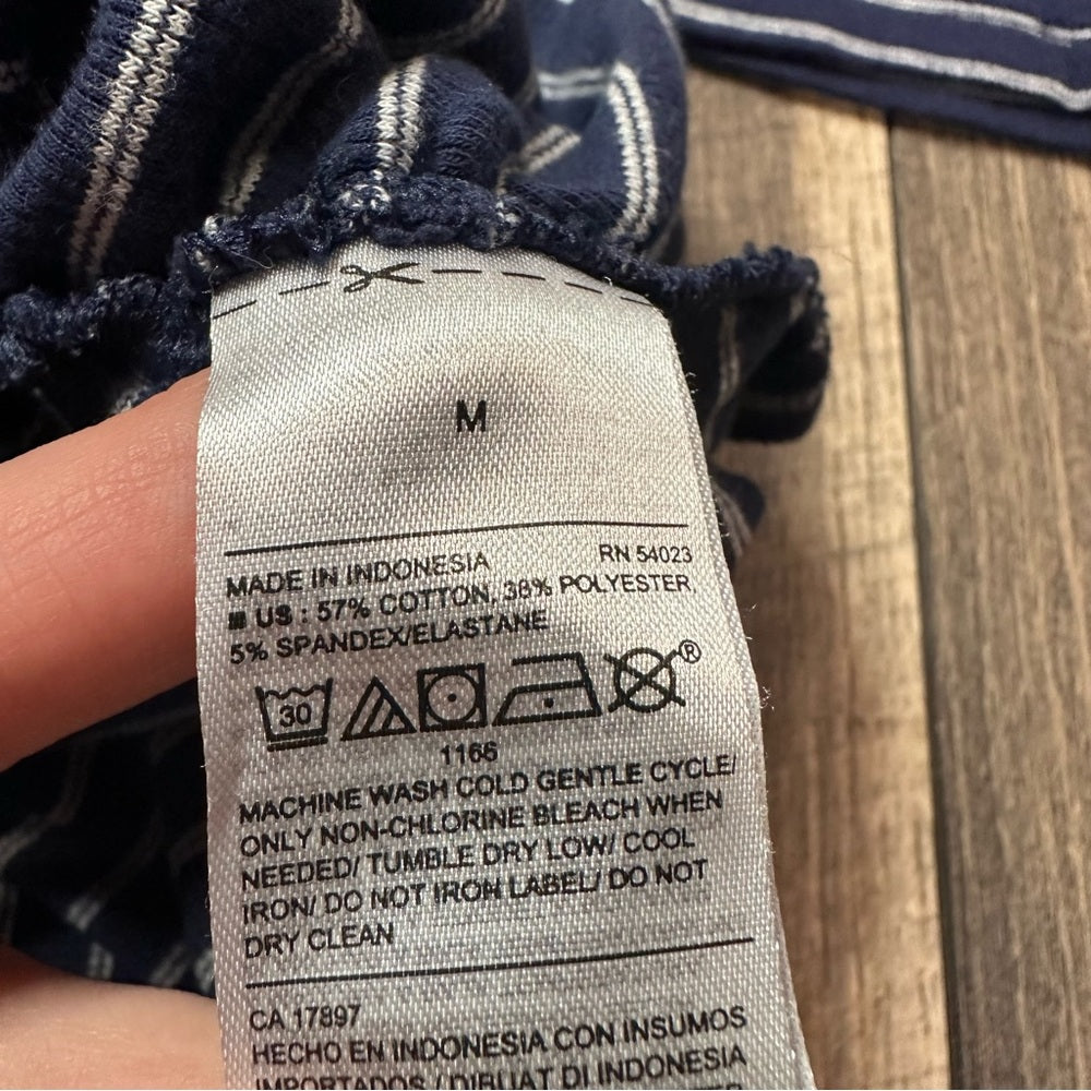 Old Navy Fitted 3/4 Sleeve Maternity Top