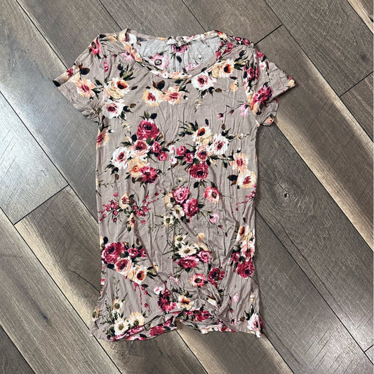 E. Luna Floral Twist Bottom Short Sleeve Top