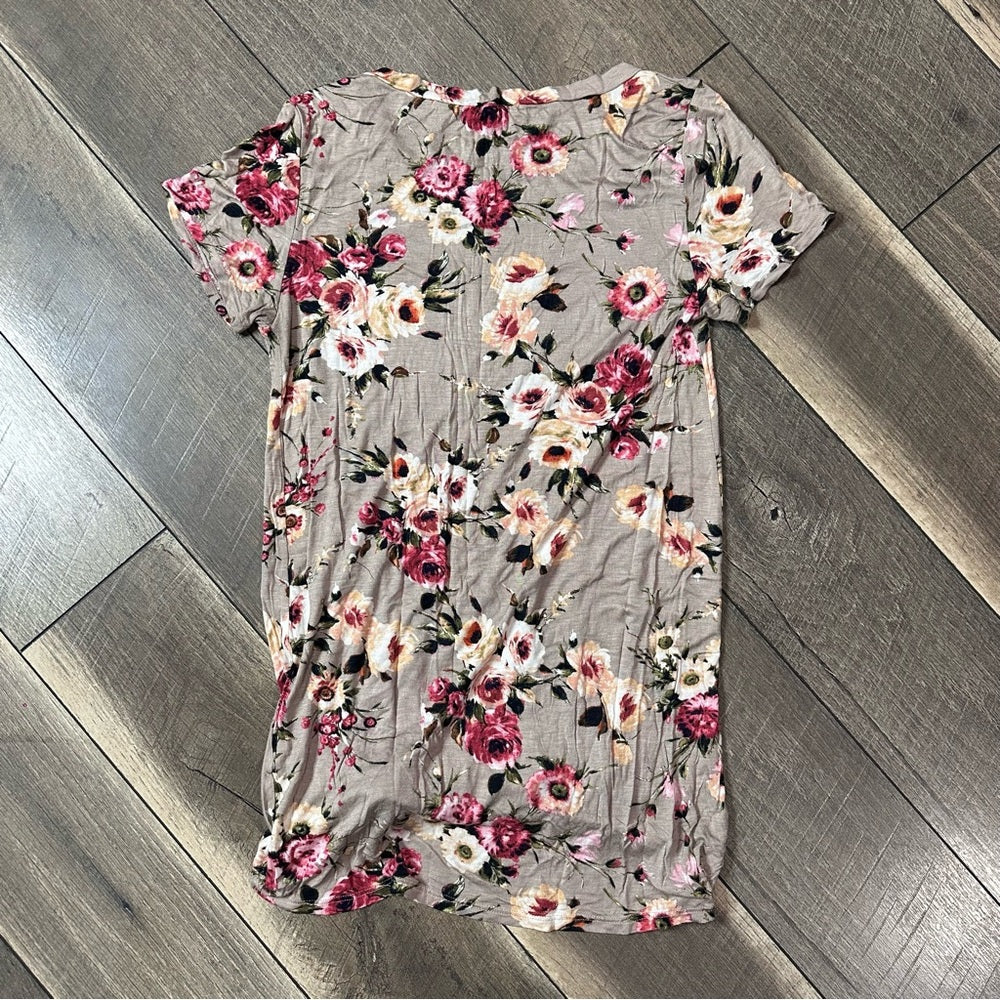 E. Luna Floral Twist Bottom Short Sleeve Top