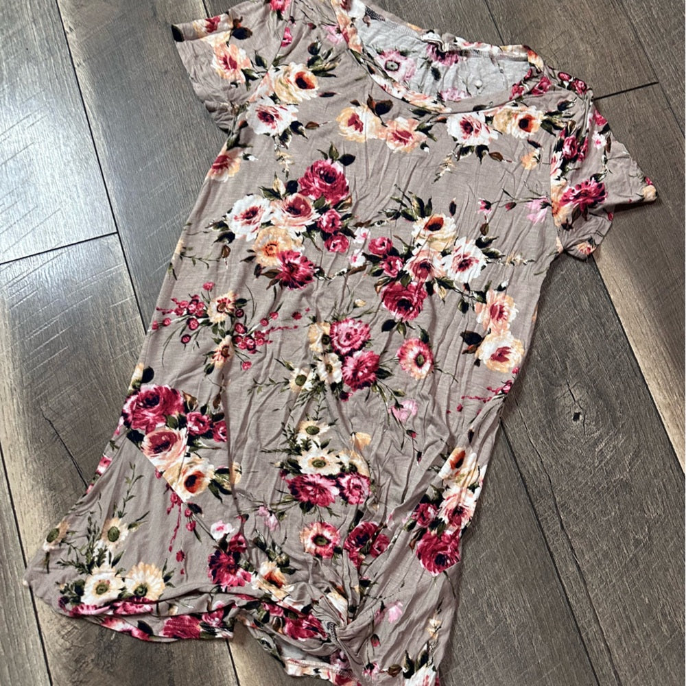 E. Luna Floral Twist Bottom Short Sleeve Top