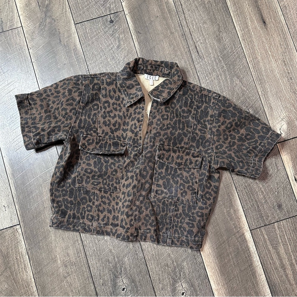 TCEC Leopard Denim Short Sleeve Top