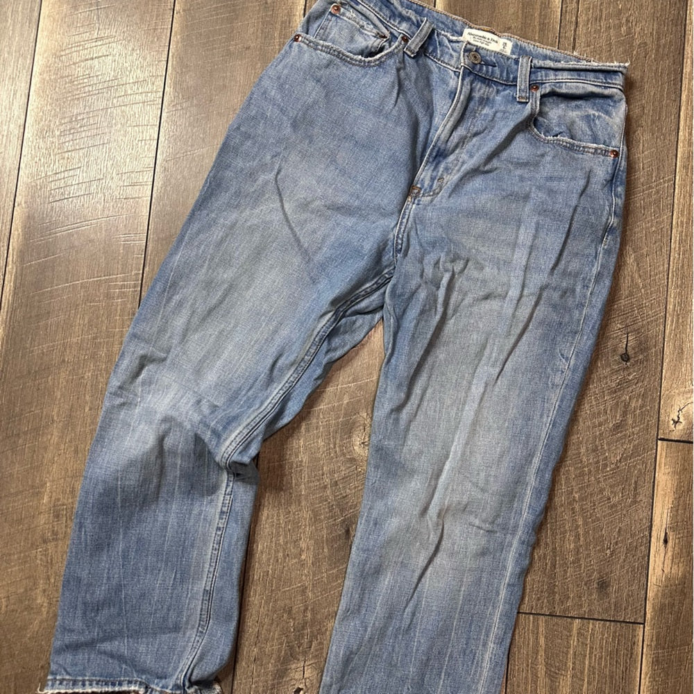 Abercrombie & Fitch Ankle Straight Leg Jeans