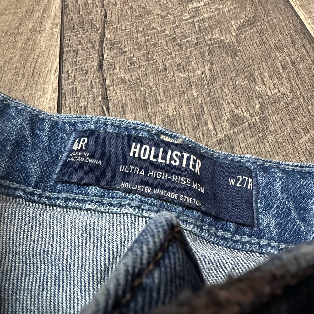Hollister Ultra Hi Rise Mom Jeans