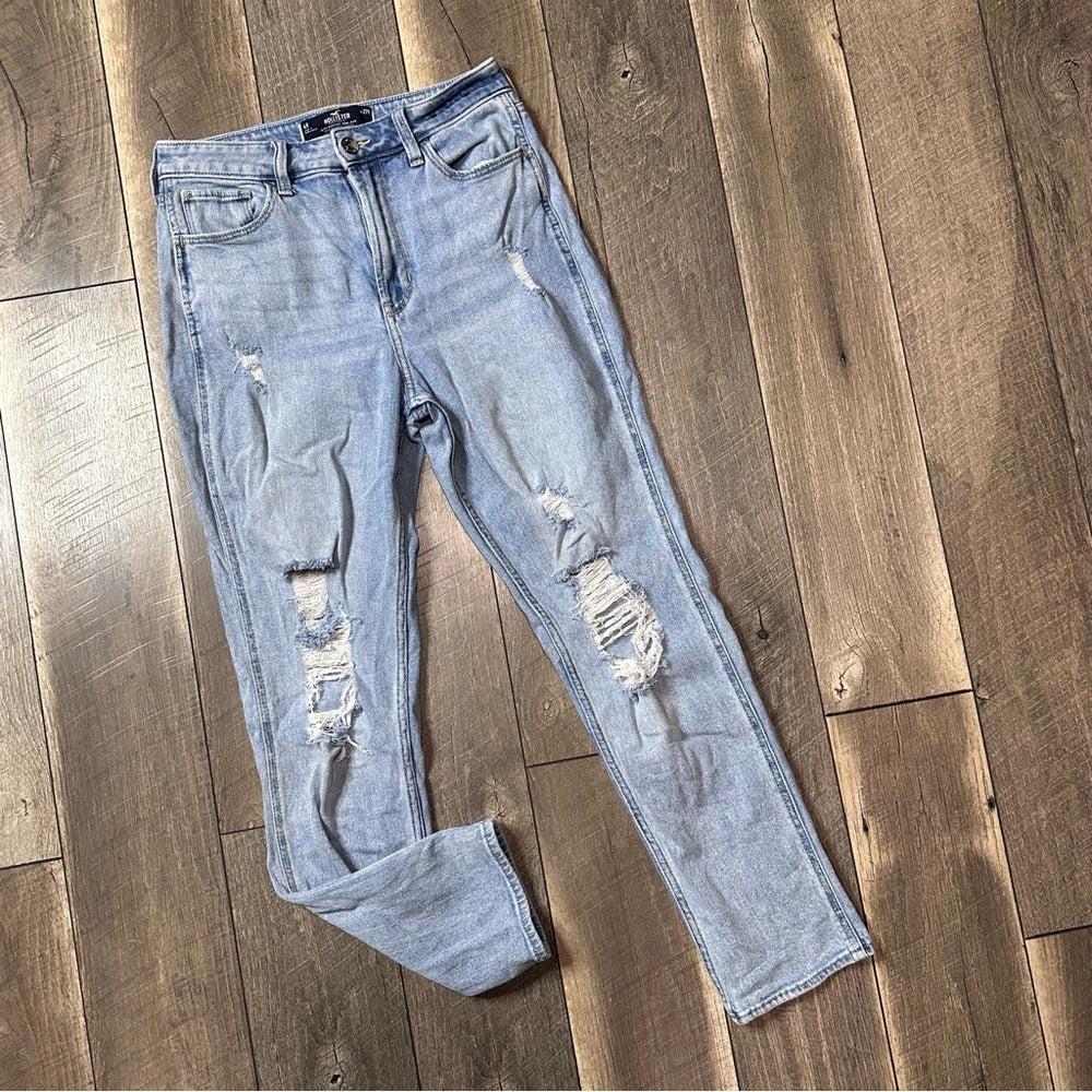 Hollister Ultra Hi Rise Mom Jeans
