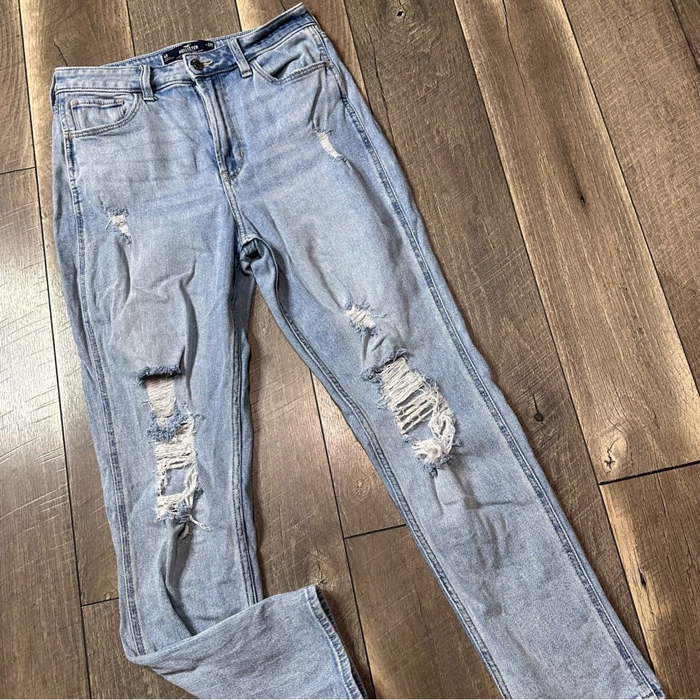 Hollister Ultra Hi Rise Mom Jeans
