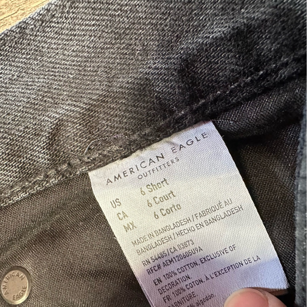 American Eagle 90’s Slim Boyfriend Fit Jeans