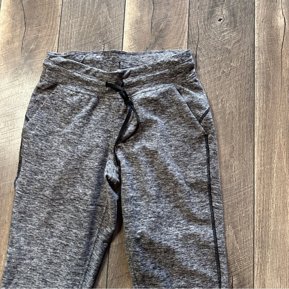 Lululemon Ready to Rulu Fleece Jogger 
Heathered Black