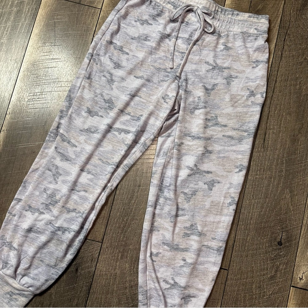Love by Gap Camo Buttery Soft Joggers