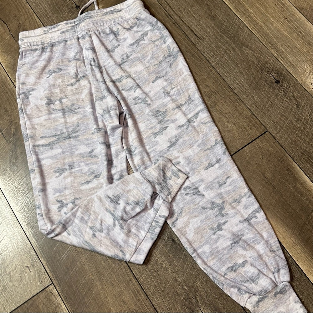 Love by Gap Camo Buttery Soft Joggers