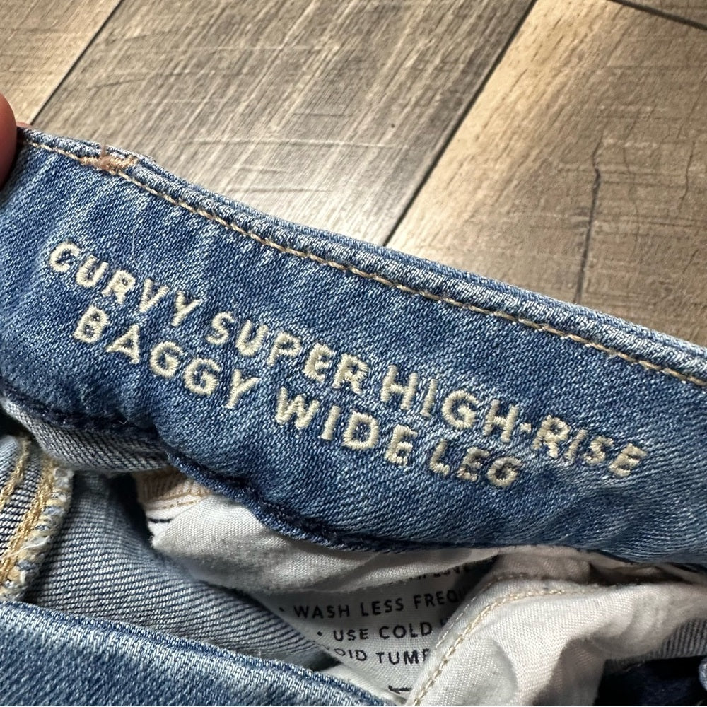 American Eagle Curvy Super Hi Rise Baggy Wide Leg Jeans