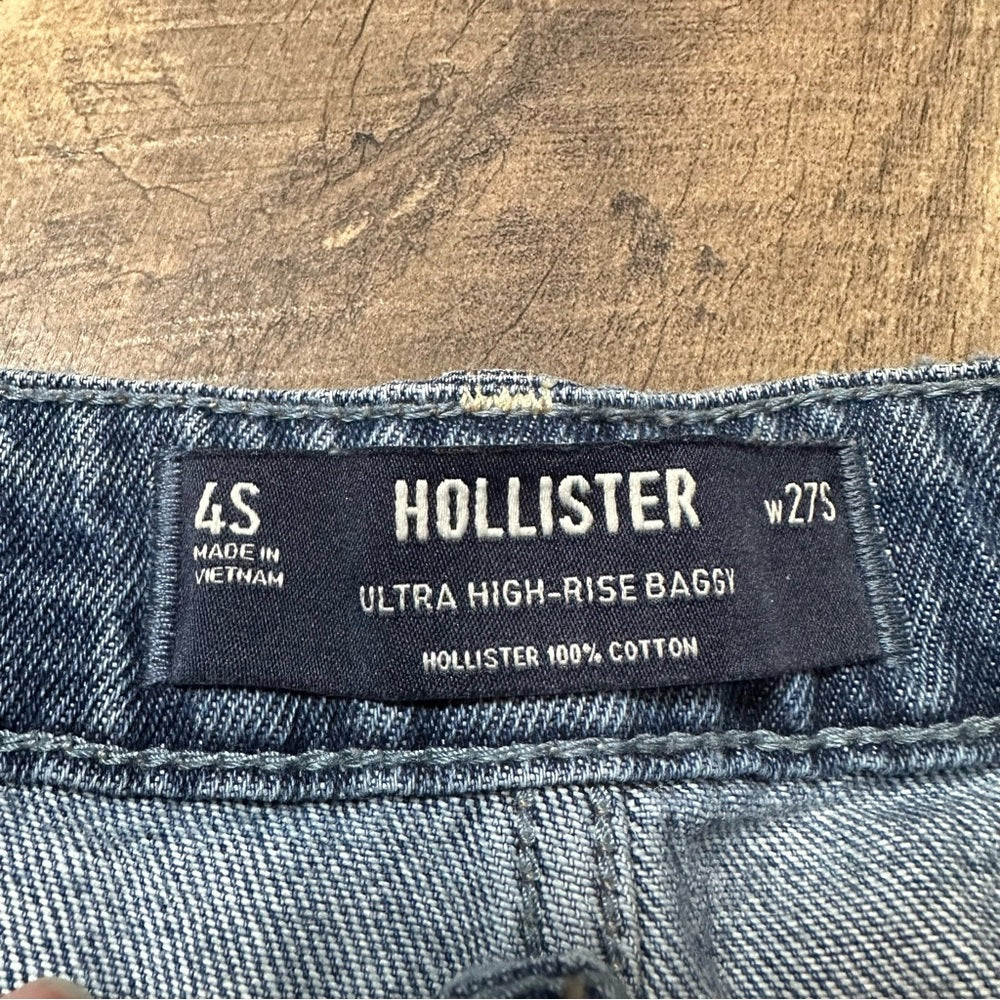 Hollister Ultra Hi Rise Baggy Jeans