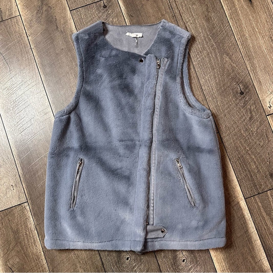 Hashttag Fuzzy Vest