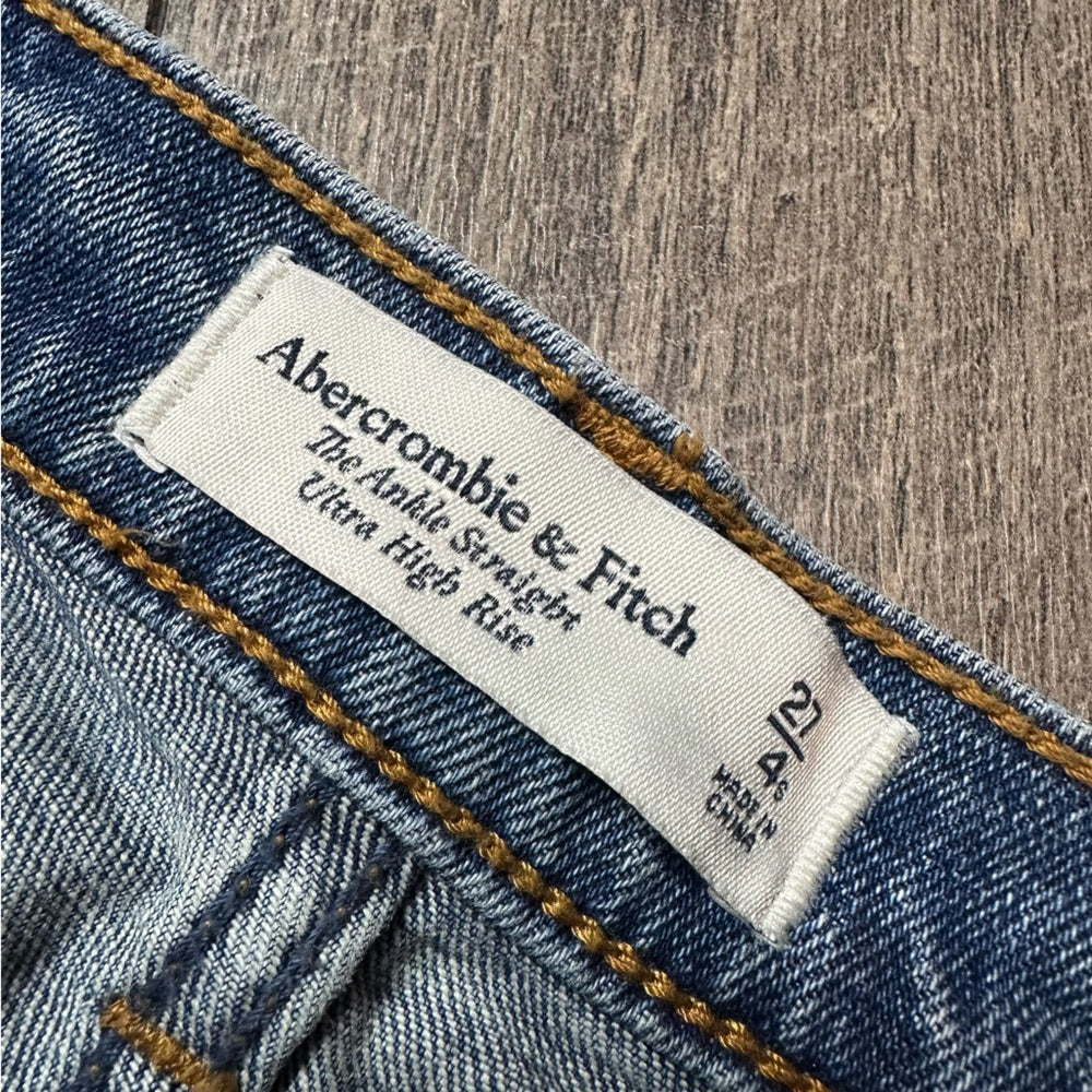 Abercrombie & Fitch The Ankle Straight Ultra Hi Rise Jeans