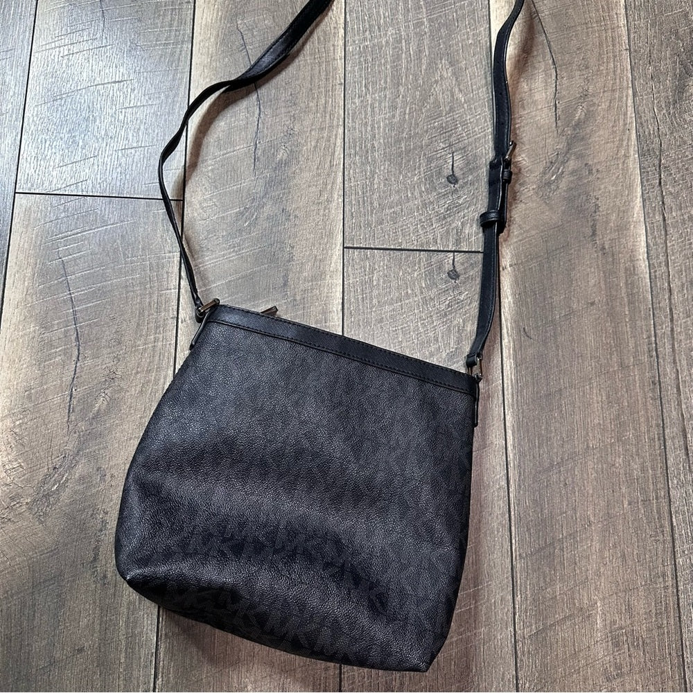 Michael Kors MK Signature Logo Crossbody