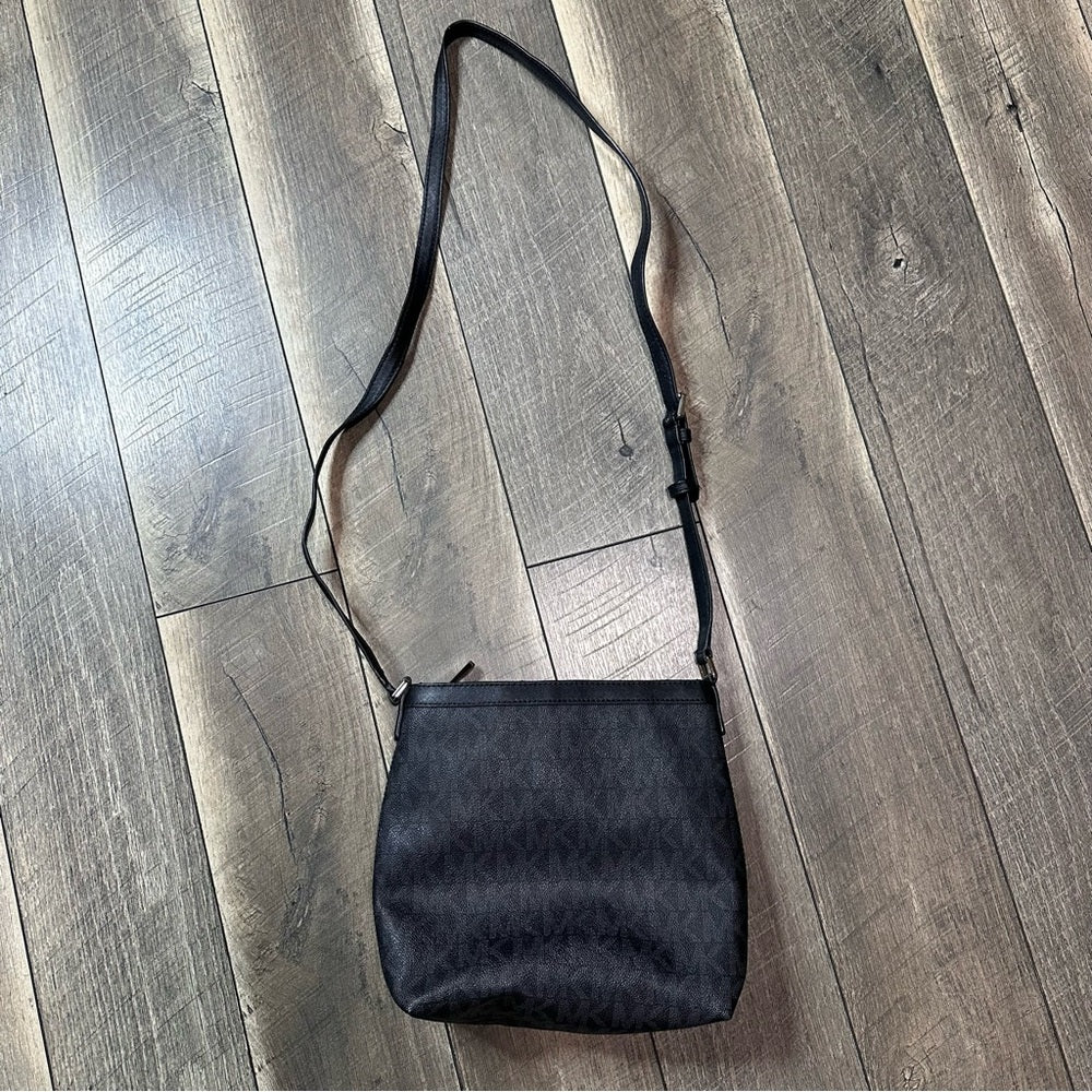 Michael Kors MK Signature Logo Crossbody