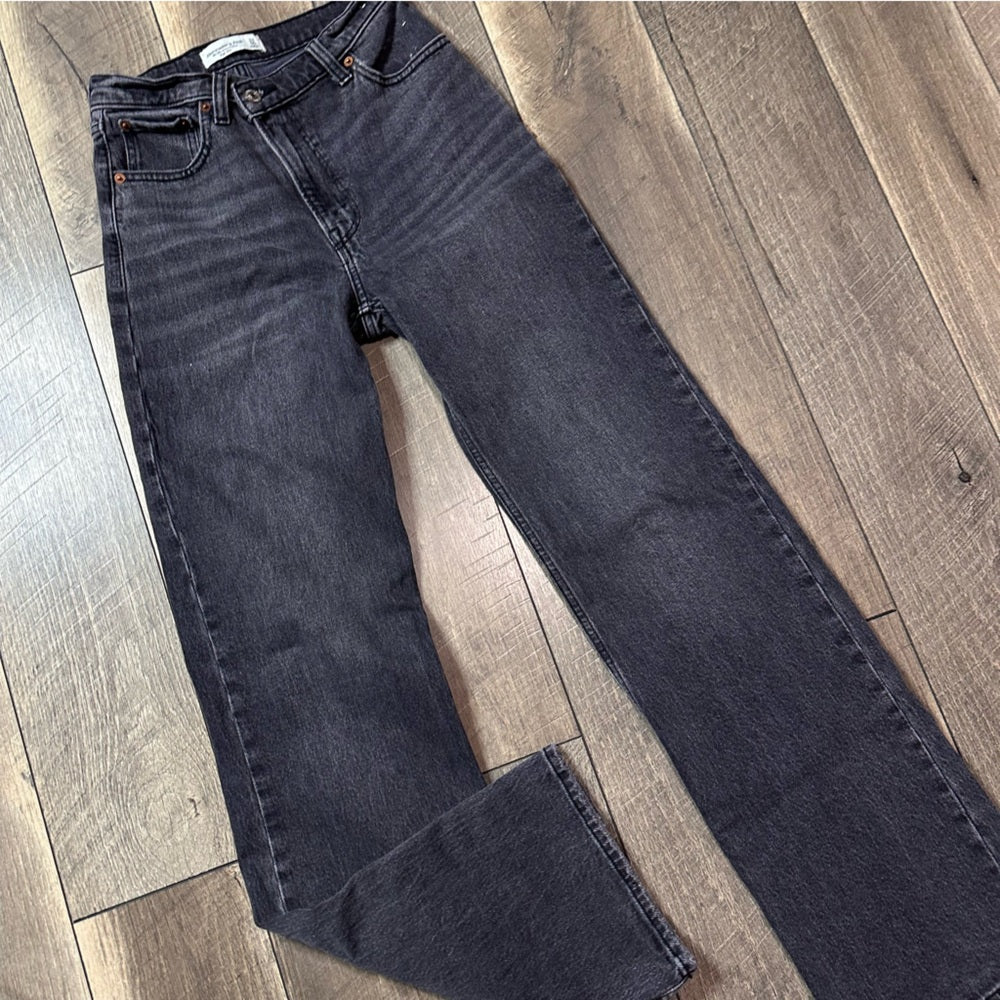 Abercrombie & Fitch 90’s Hi Rise Relaxed Jeans