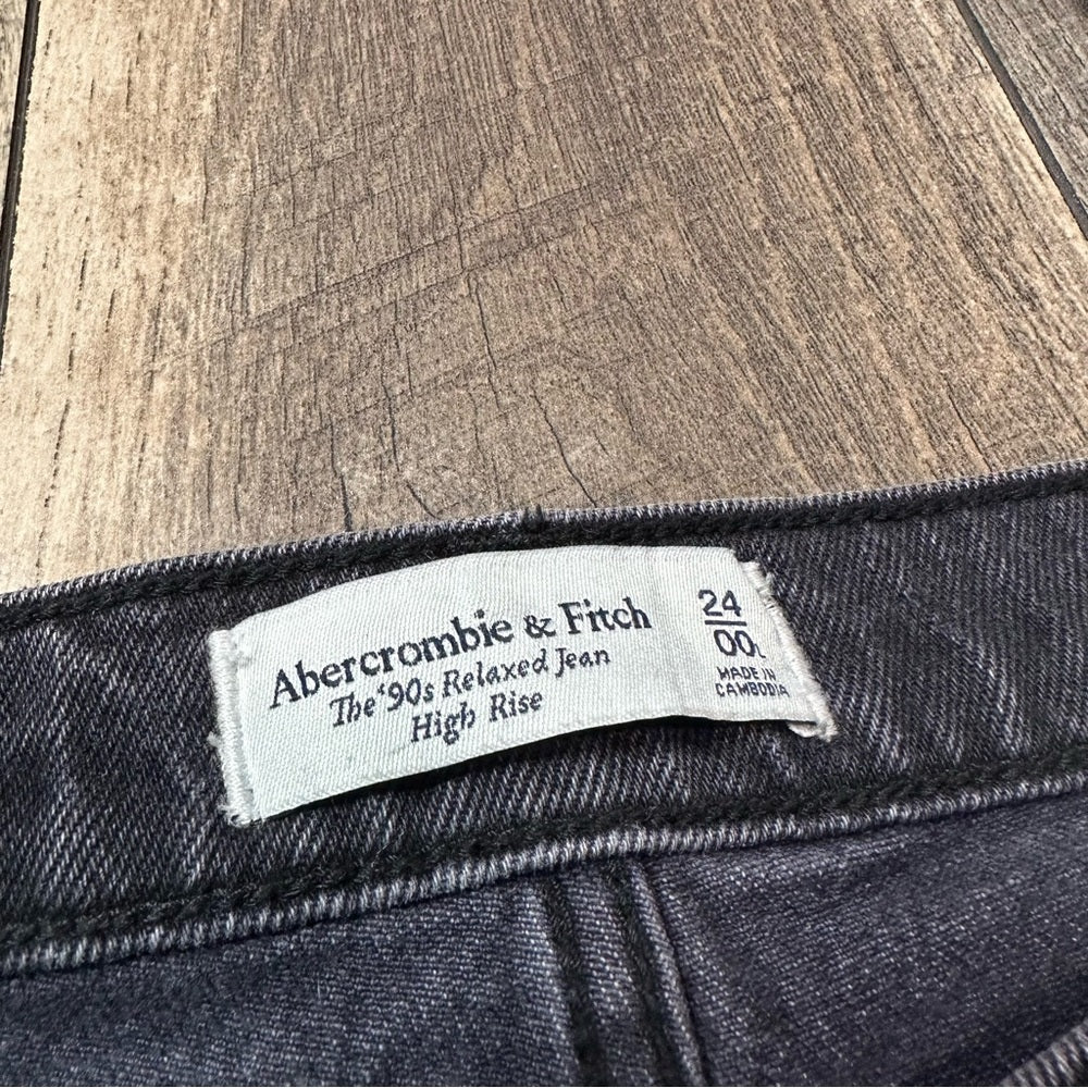 Abercrombie & Fitch 90’s Hi Rise Relaxed Jeans