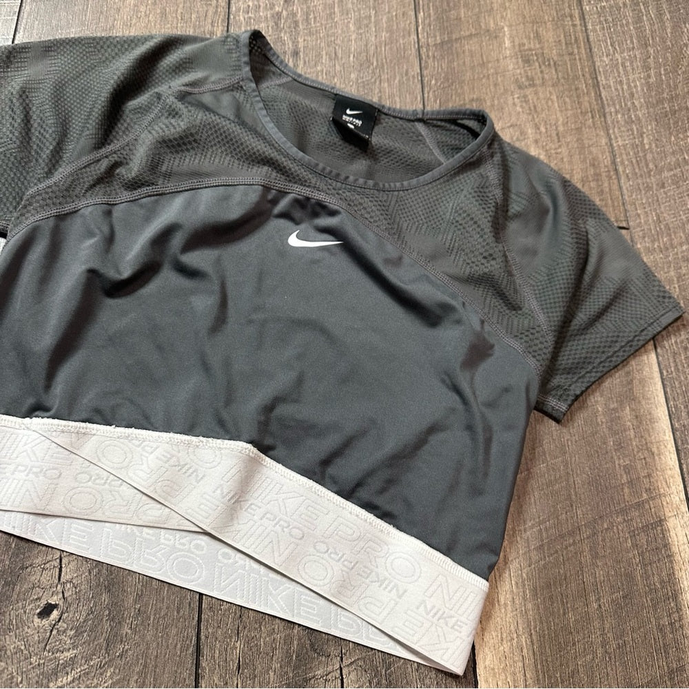 Nike Crop Tee