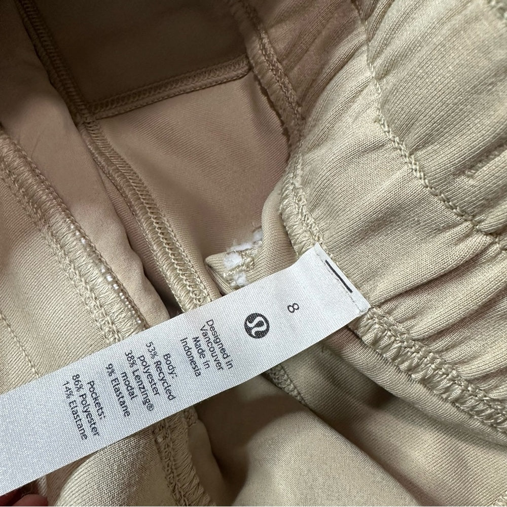 Lululemon Soft Ambitions High Rise Short 4"
Trench