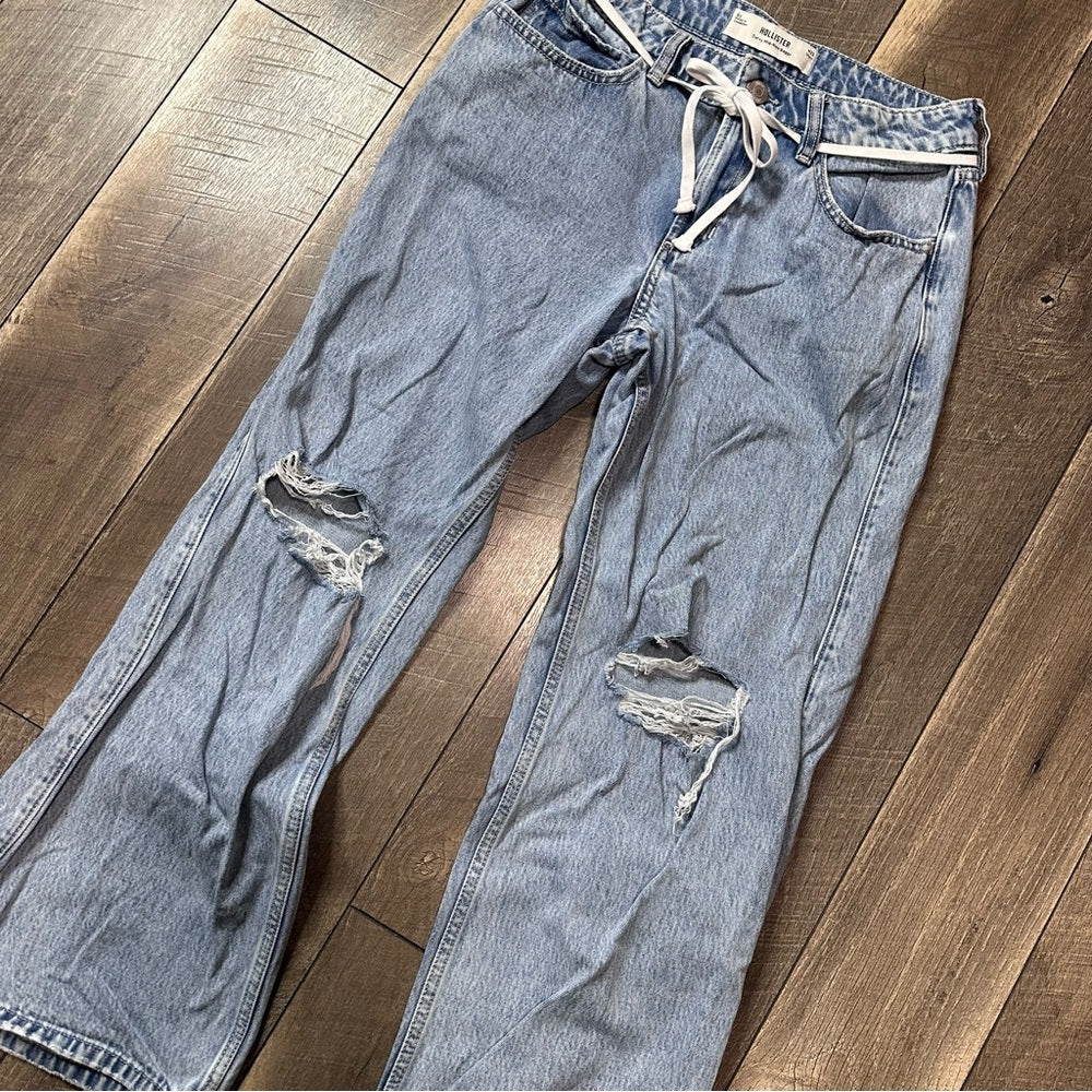 Hollister Curvy Mid Rise Baggy Jeans