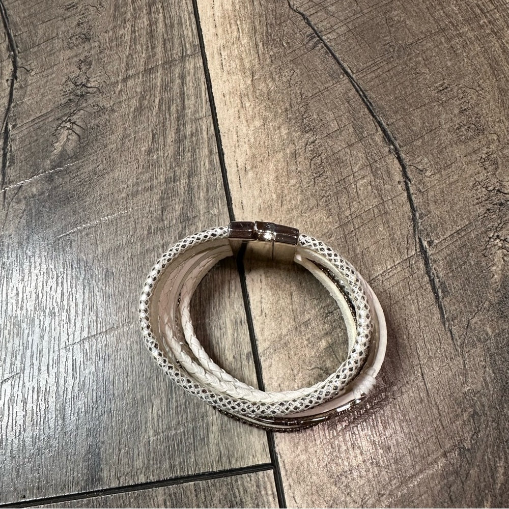 Fashion Magnet Clasp Bracelet